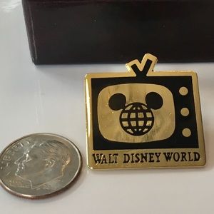 ❤️Walt Disney World Television Pin